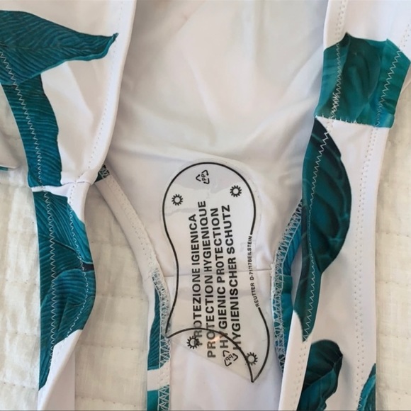 NEW Cupshe Leaf Print Bikini - Picture 9 of 16